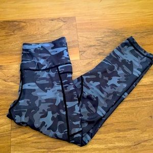 ZYIA Navy Camo Light n Tight Pocket Capri